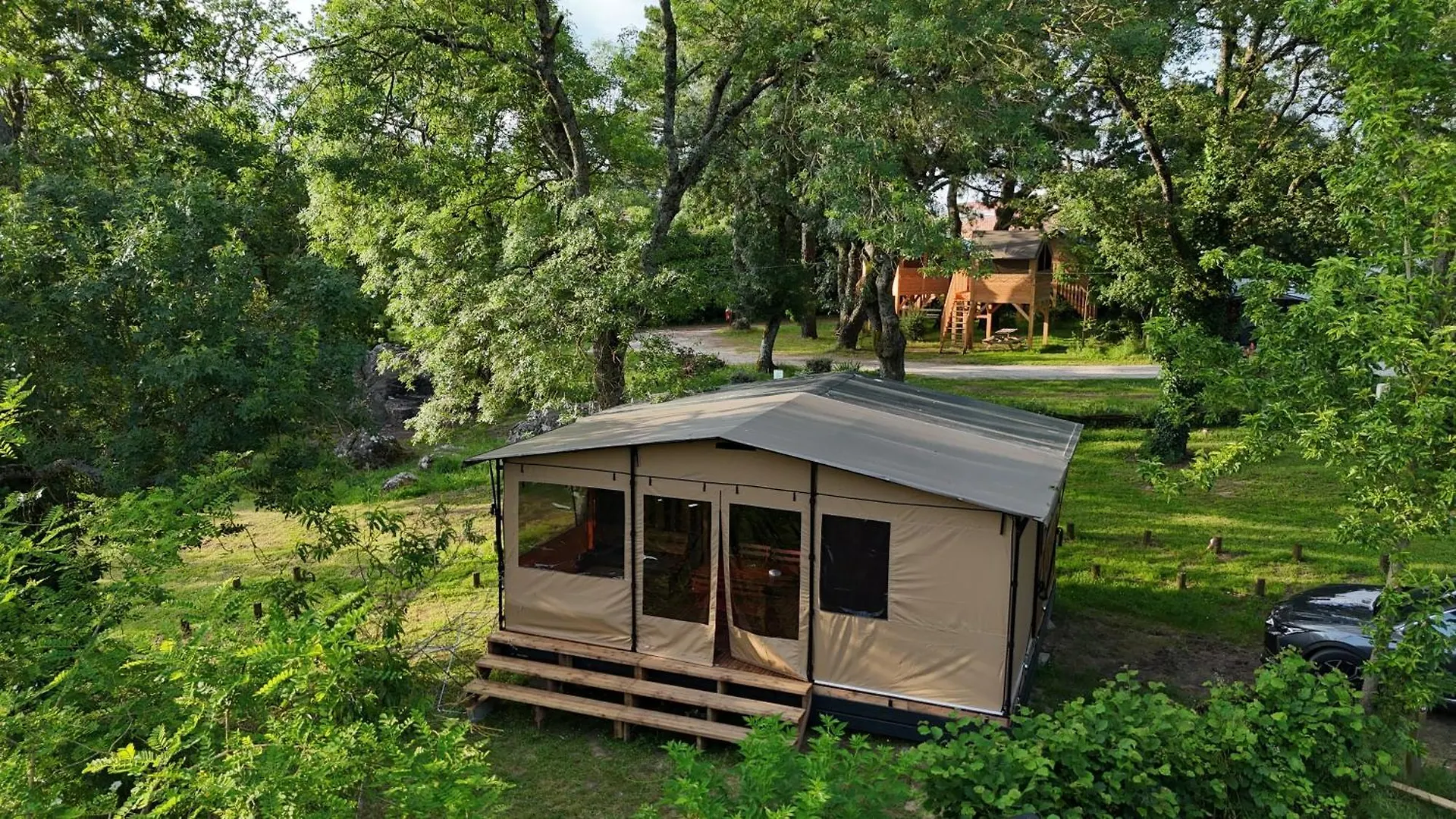 Campsite Camping Onlycamp Les Peupliers Lepin-le-Lac